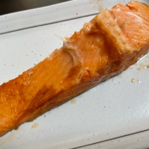 フライパンで鮭の塩焼き